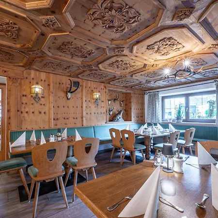 Hotel Roesslwirt