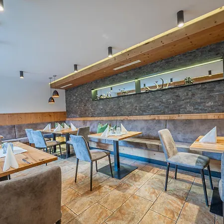 Roesslwirt Hotel 4*
