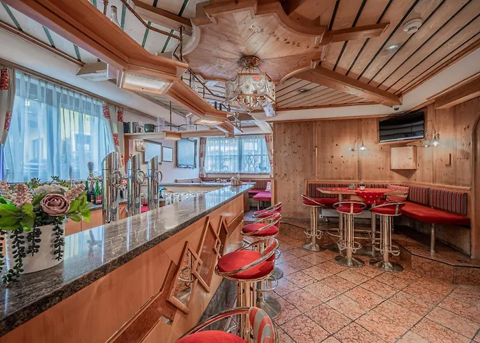 Отель Roesslwirt 4*