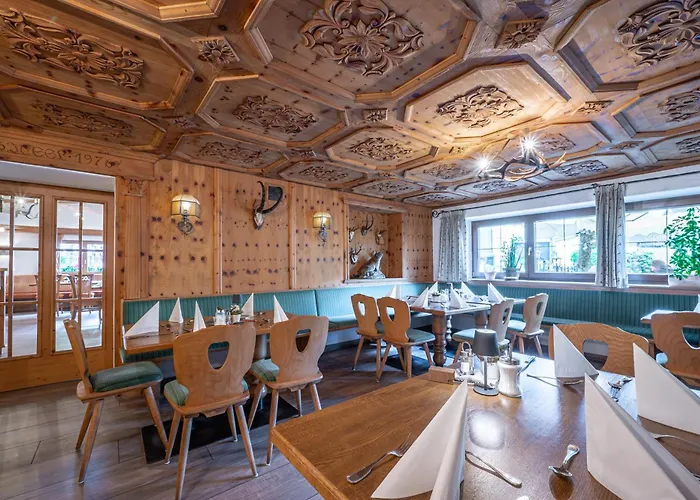 Отель Roesslwirt